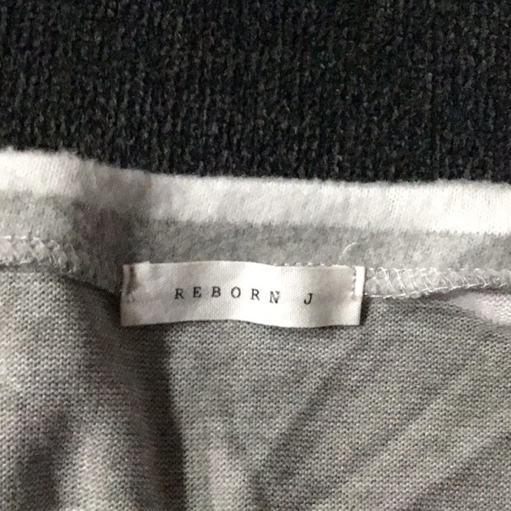Sweater - Picture 2 of 3